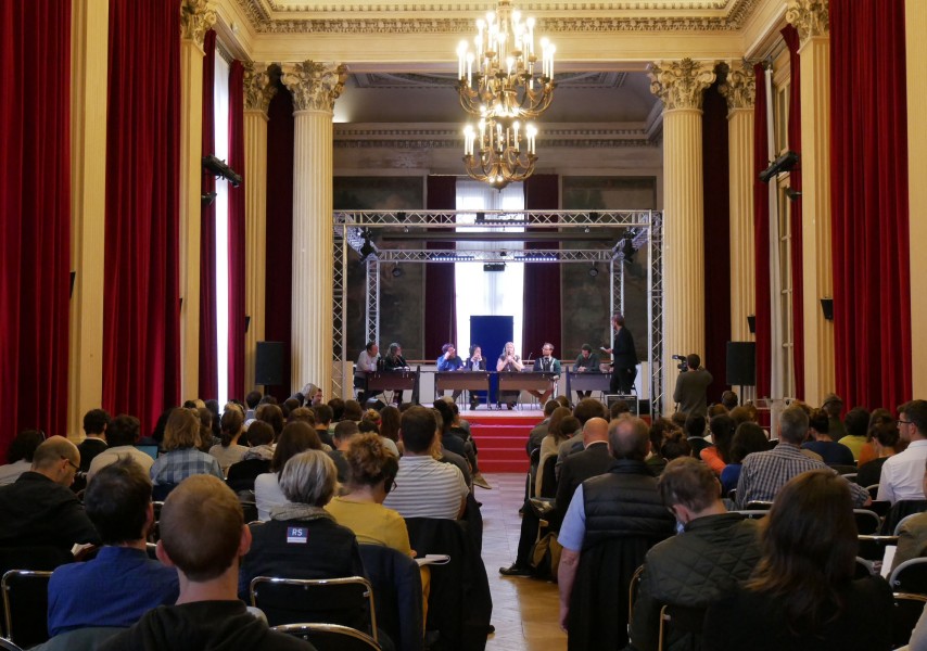 La conférence internationale du 2 octobre à la mairie du 10e. © Sarah Langinieux-Cityside